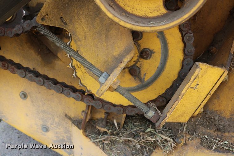 image for item DD5411 2000 New Holland HW340  windrower