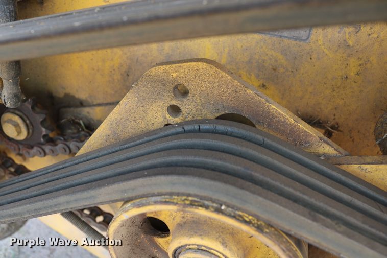 image for item DD5411 2000 New Holland HW340  windrower