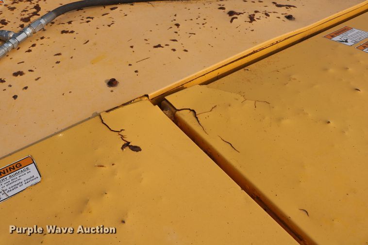 image for item DD5411 2000 New Holland HW340  windrower