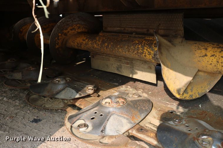 image for item DD5411 2000 New Holland HW340  windrower