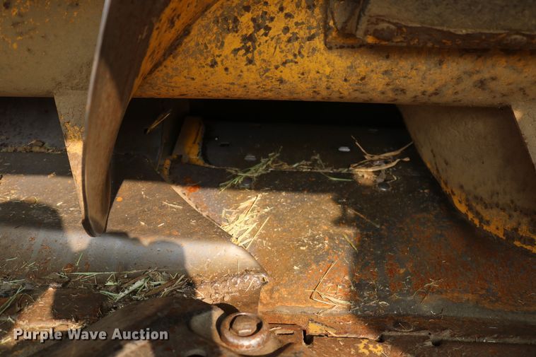 image for item DD5411 2000 New Holland HW340  windrower