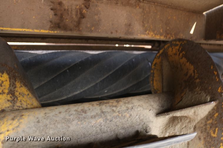 image for item DD5411 2000 New Holland HW340  windrower