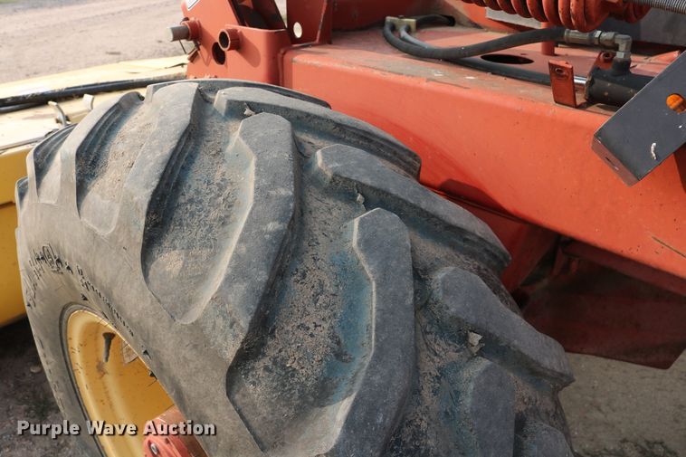 image for item DD5411 2000 New Holland HW340  windrower