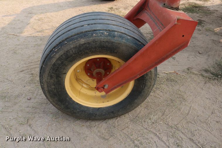 image for item DD5411 2000 New Holland HW340  windrower