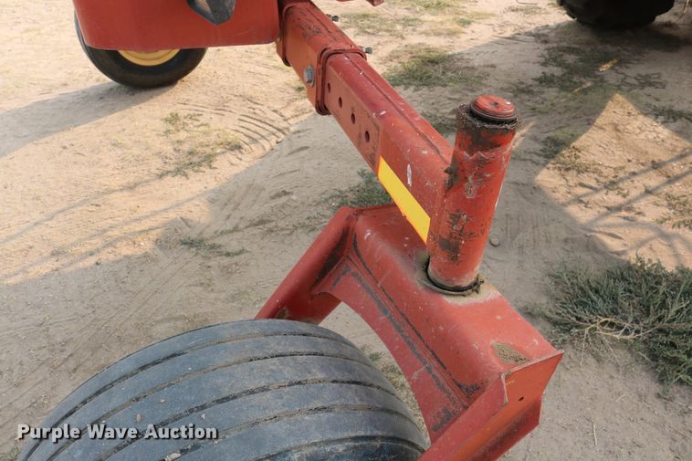 image for item DD5411 2000 New Holland HW340  windrower