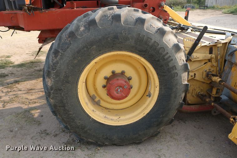 image for item DD5411 2000 New Holland HW340  windrower