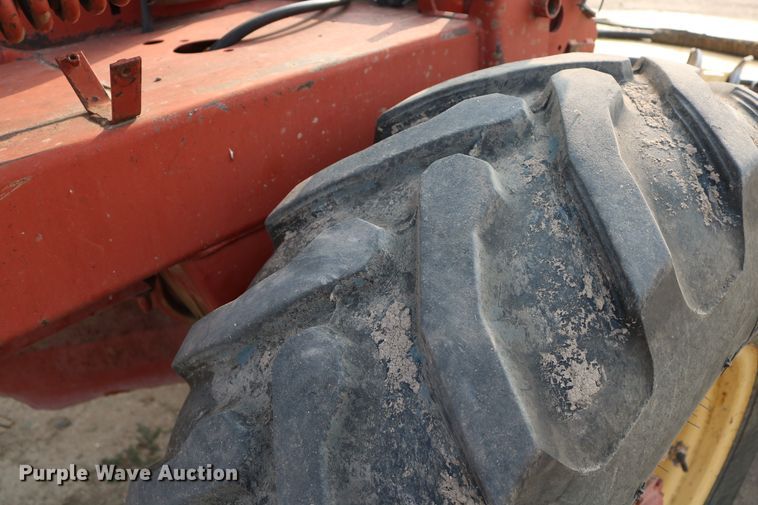 image for item DD5411 2000 New Holland HW340  windrower