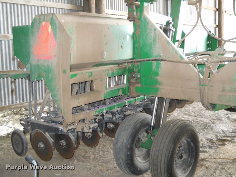 image for item DE4506 Great Plains Solid Stand 24 grain drill