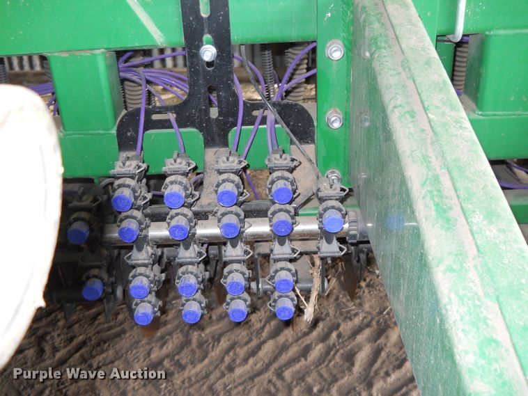 image for item DE4506 Great Plains Solid Stand 24 grain drill