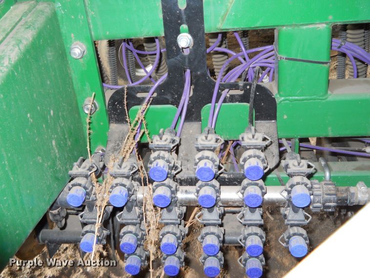 image for item DE4506 Great Plains Solid Stand 24 grain drill