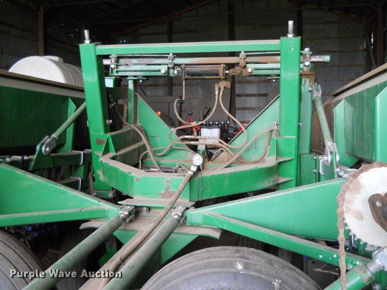 image for item DE4506 Great Plains Solid Stand 24 grain drill