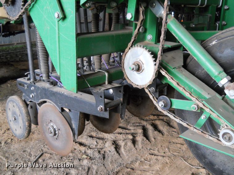 image for item DE4506 Great Plains Solid Stand 24 grain drill