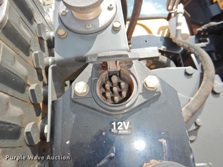 image for item DG1475 2004 Challenger MT855  tractor