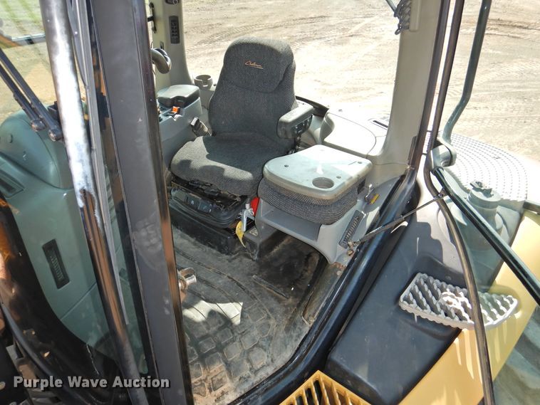 image for item DG1475 2004 Challenger MT855  tractor