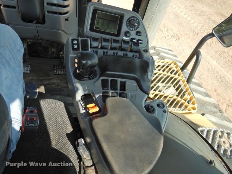 image for item DG1475 2004 Challenger MT855  tractor