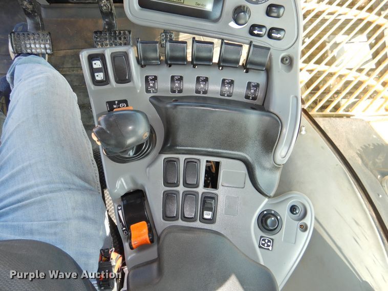 image for item DG1475 2004 Challenger MT855  tractor