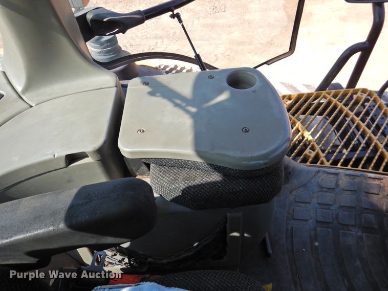 image for item DG1475 2004 Challenger MT855  tractor