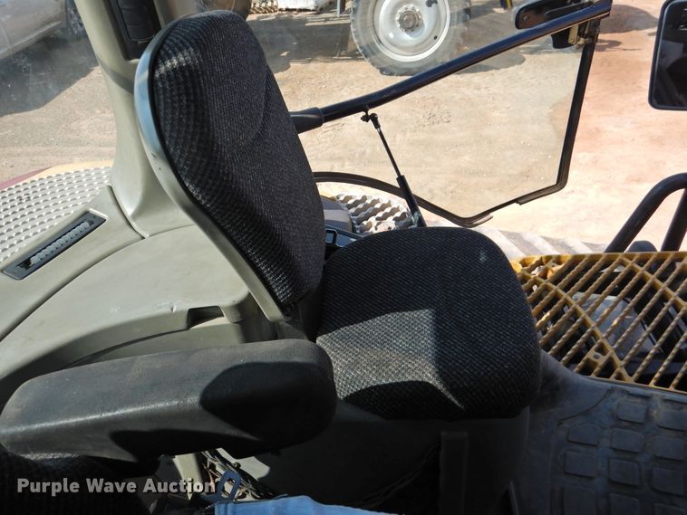 image for item DG1475 2004 Challenger MT855  tractor