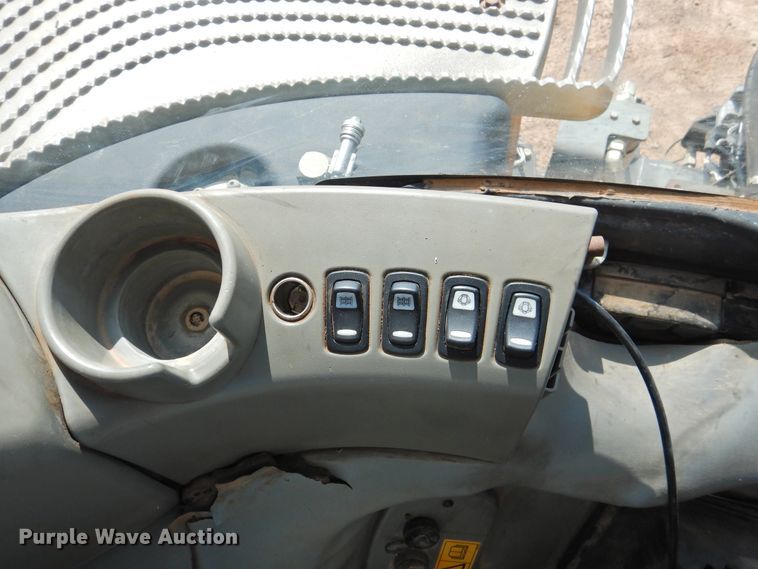 image for item DG1475 2004 Challenger MT855  tractor