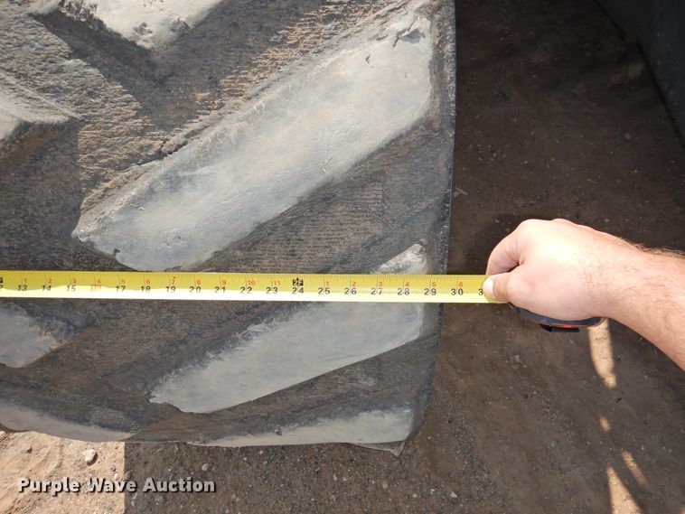 image for item DG1475 2004 Challenger MT855  tractor