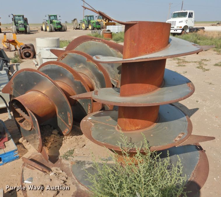 image for item DG1476 Supreme International 1600T  feed mixer