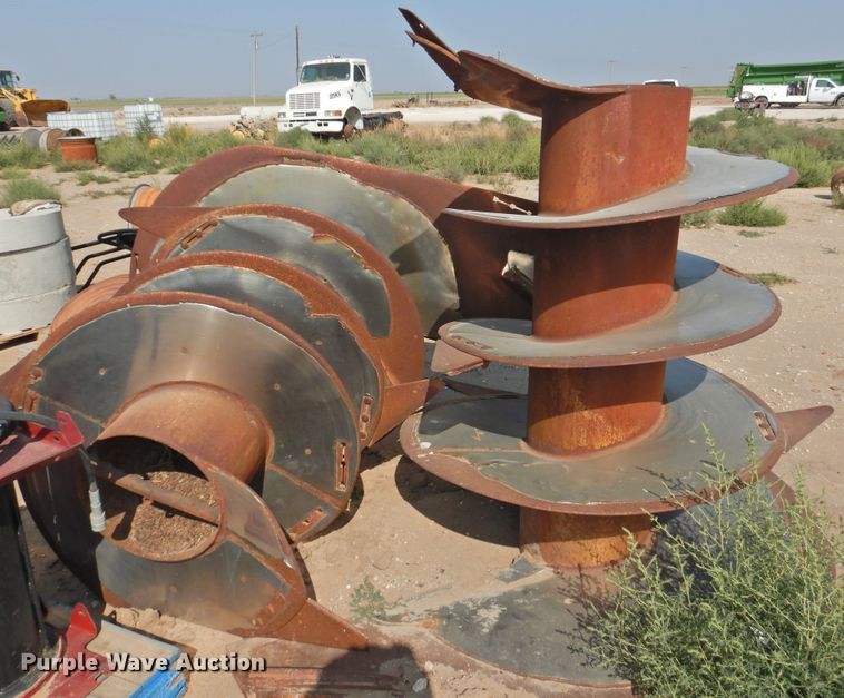 image for item DG1476 Supreme International 1600T  feed mixer