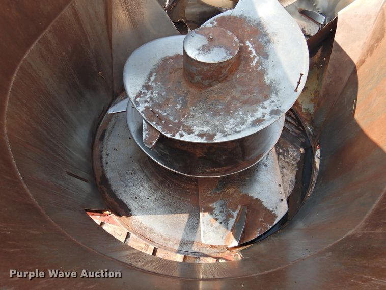 image for item DG1477 Supreme International 1600T  feed mixer