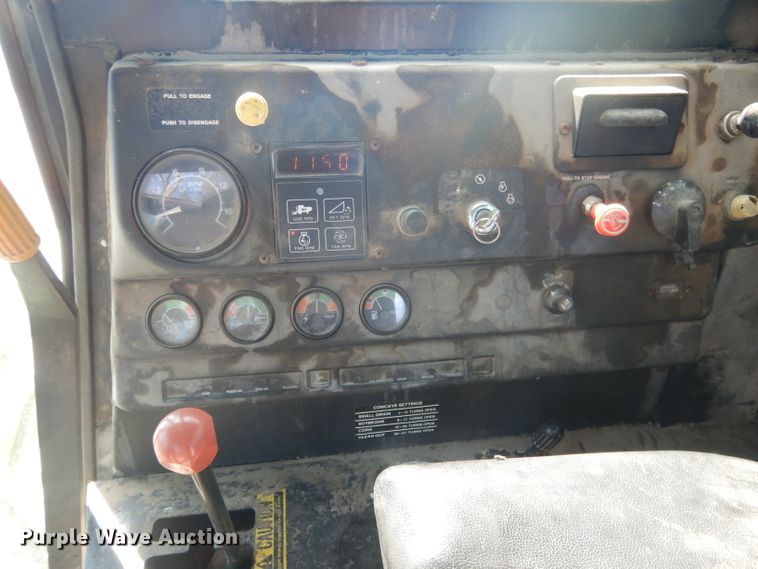 image for item DG4581 John Deere 7720 combine