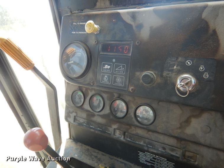 image for item DG4581 John Deere 7720 combine