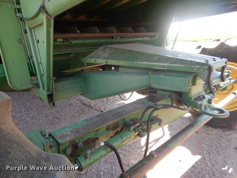 image for item DG4581 John Deere 7720 combine