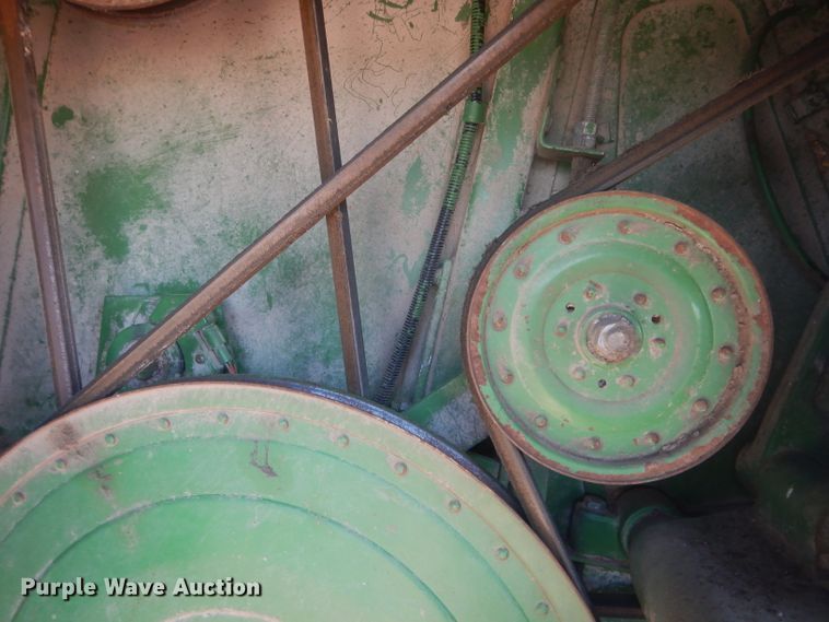 image for item DG4581 John Deere 7720 combine