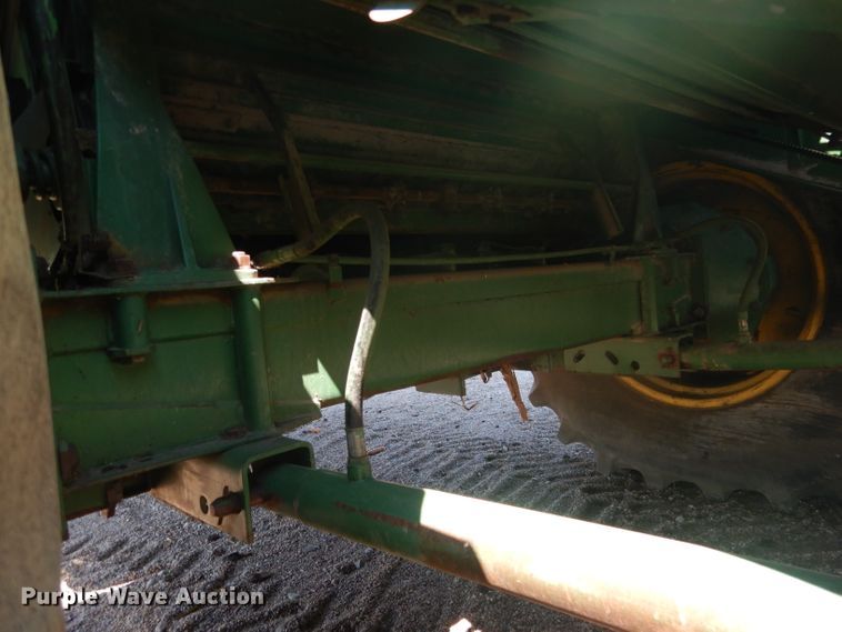image for item DG4581 John Deere 7720 combine