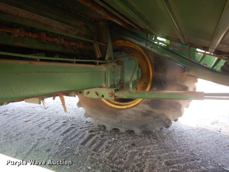 image for item DG4581 John Deere 7720 combine