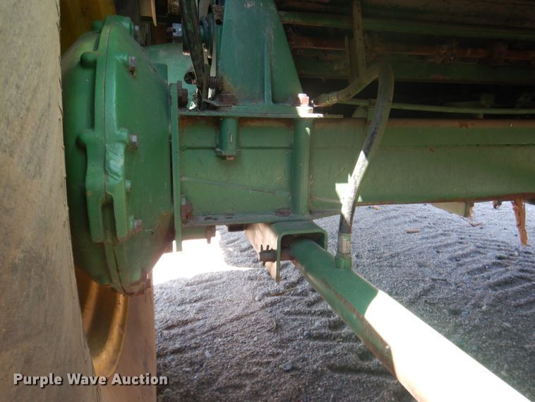 image for item DG4581 John Deere 7720 combine