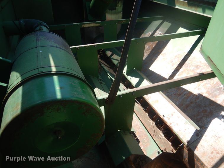 image for item DG4581 John Deere 7720 combine