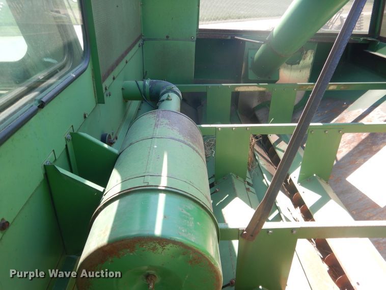 image for item DG4581 John Deere 7720 combine