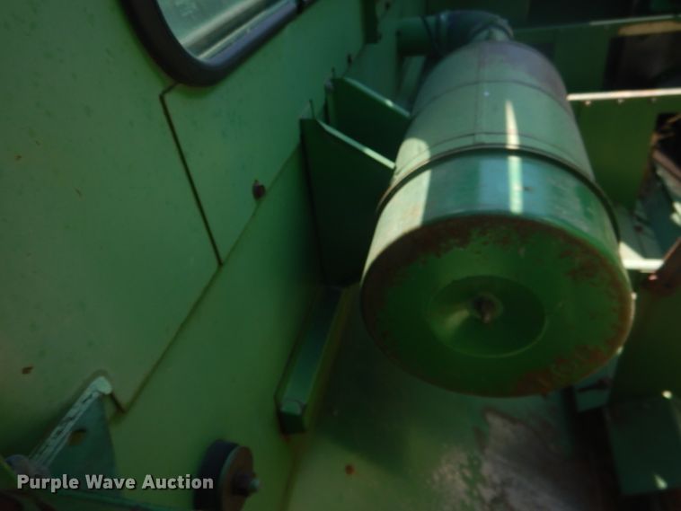 image for item DG4581 John Deere 7720 combine