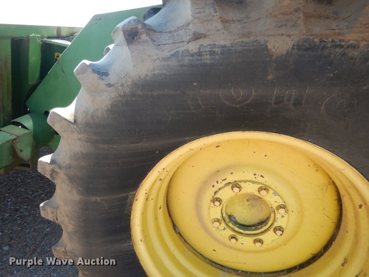 image for item DG4581 John Deere 7720 combine