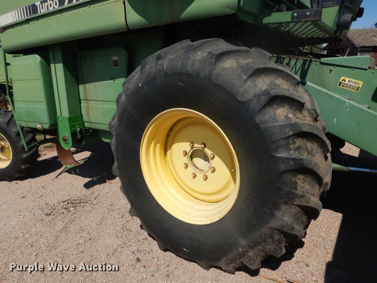 image for item DG4581 John Deere 7720 combine