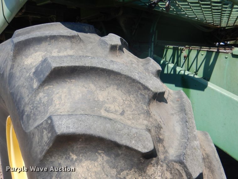 image for item DG4581 John Deere 7720 combine