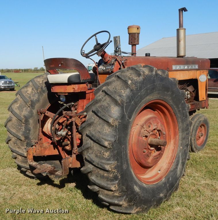 image for item DH0130 1963 Farmall 560  tractor