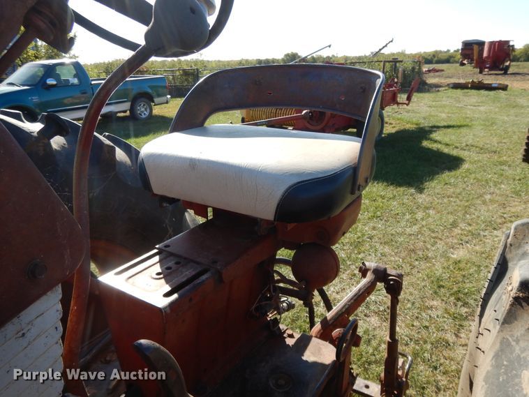 image for item DH0130 1963 Farmall 560  tractor