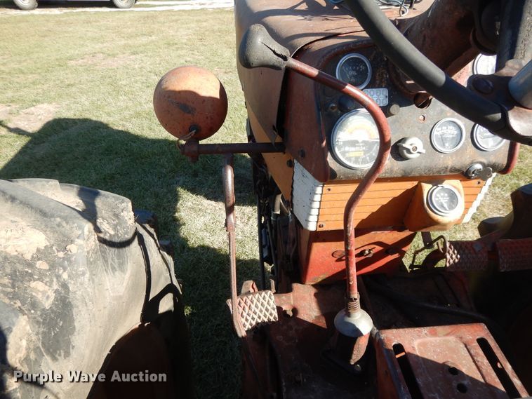 image for item DH0130 1963 Farmall 560  tractor