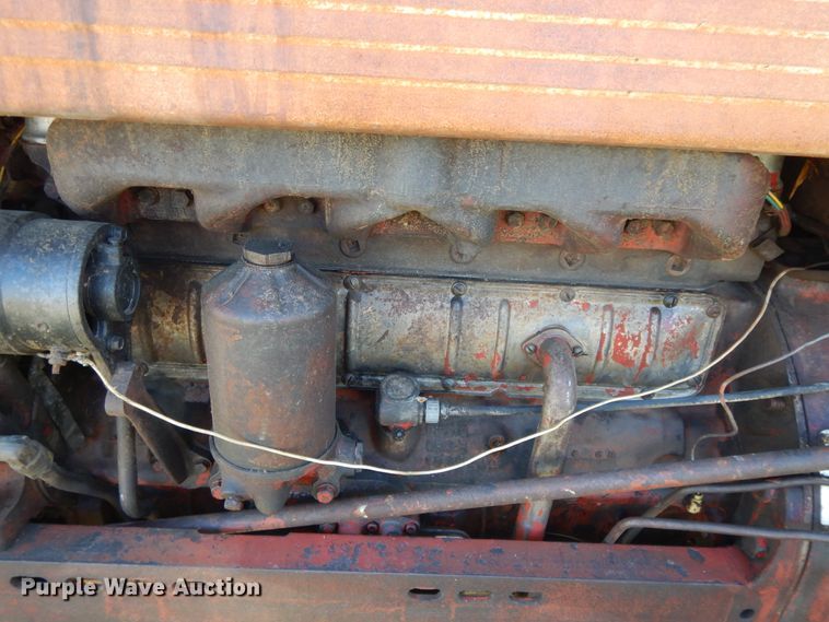 image for item DH0130 1963 Farmall 560  tractor