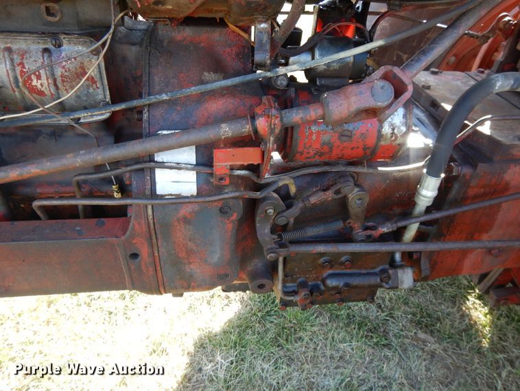 image for item DH0130 1963 Farmall 560  tractor