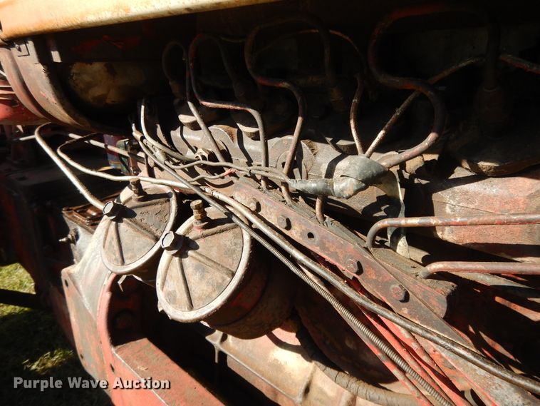 image for item DH0130 1963 Farmall 560  tractor