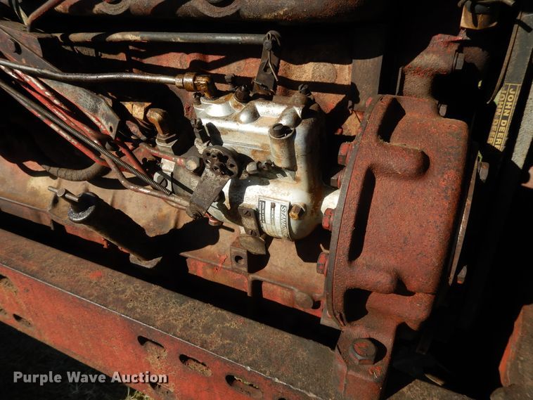 image for item DH0130 1963 Farmall 560  tractor