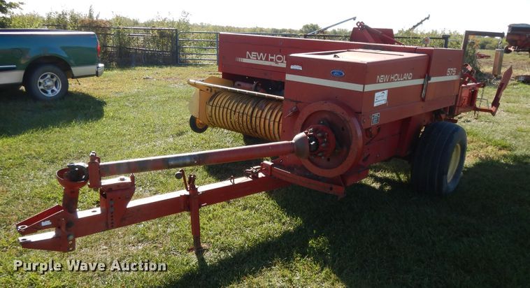 image for item DH0134 1992 New Holland 575  small square baler