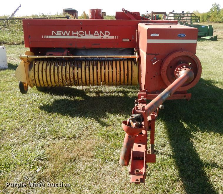 image for item DH0134 1992 New Holland 575  small square baler