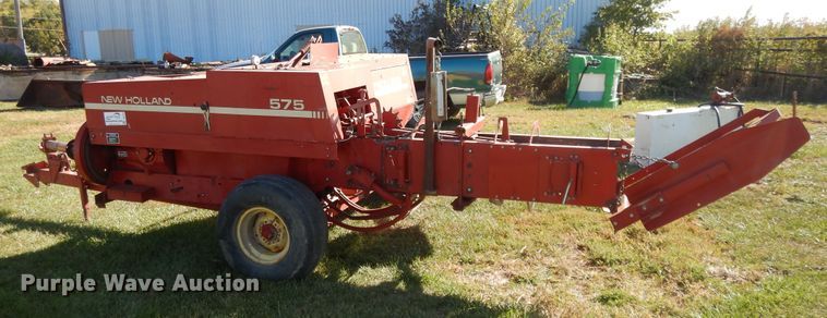 image for item DH0134 1992 New Holland 575  small square baler